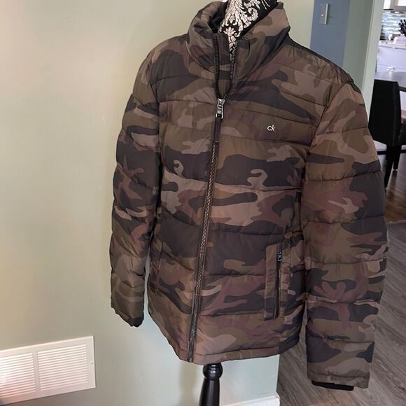 Calvin Klein Camo Puffer Jacket. NEW - Picture 2 of 6